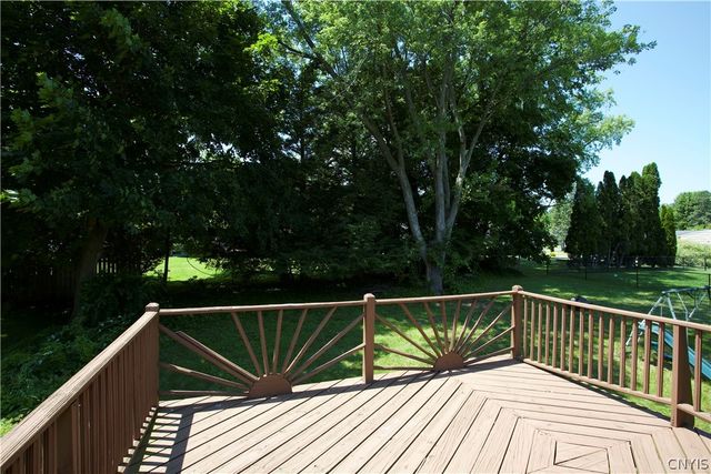 111 Pembrook Drive, Manlius, NY 13066
