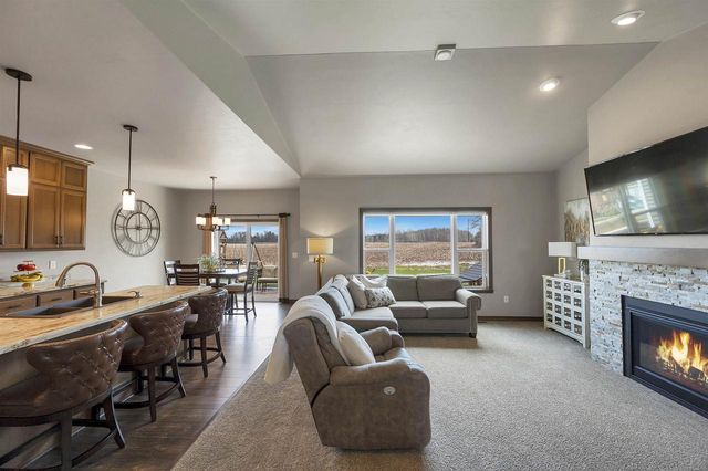 2715 ANDROMEDA DRIVE, De Pere, WI 54115