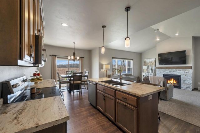 2715 ANDROMEDA DRIVE, De Pere, WI 54115