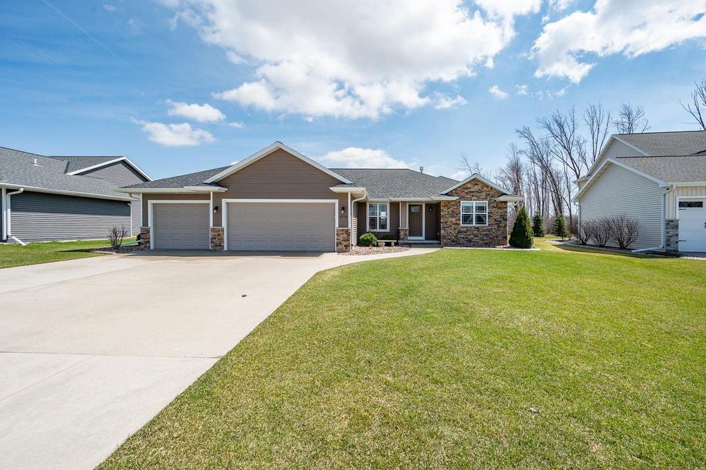 2715 ANDROMEDA DRIVE, De Pere, WI 54115