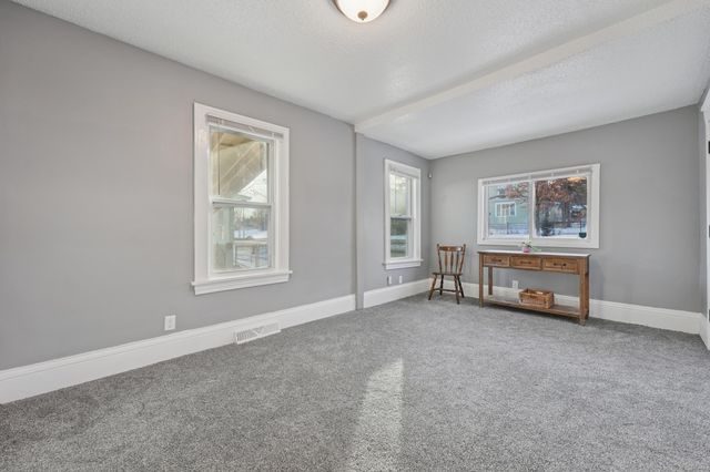 1008 Lowry Avenue N, Minneapolis, MN 55411