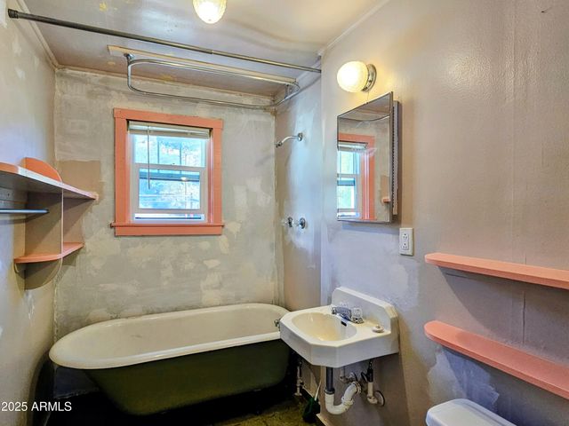 500 TOMBSTONE Canyon, Bisbee, AZ 85603