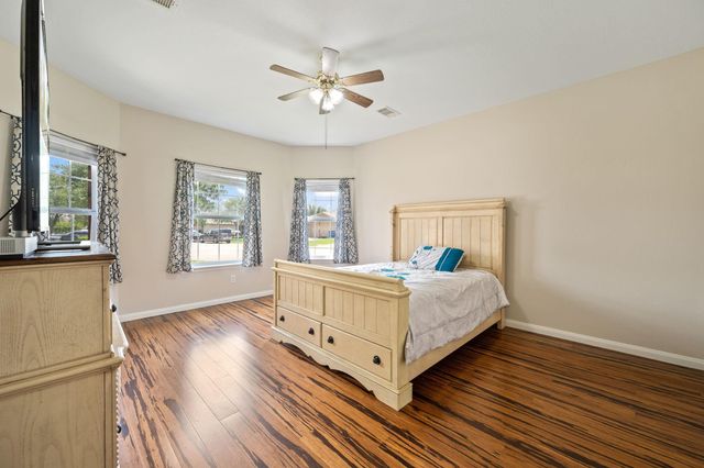 803 Marigold Road, Baytown, TX 77521