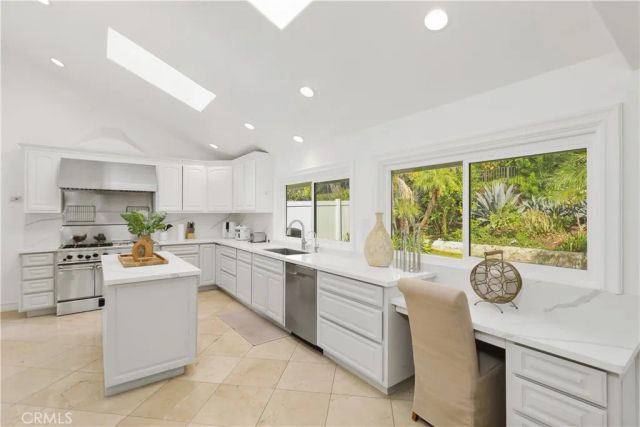 31 Silver Crescent, Irvine, CA 92603