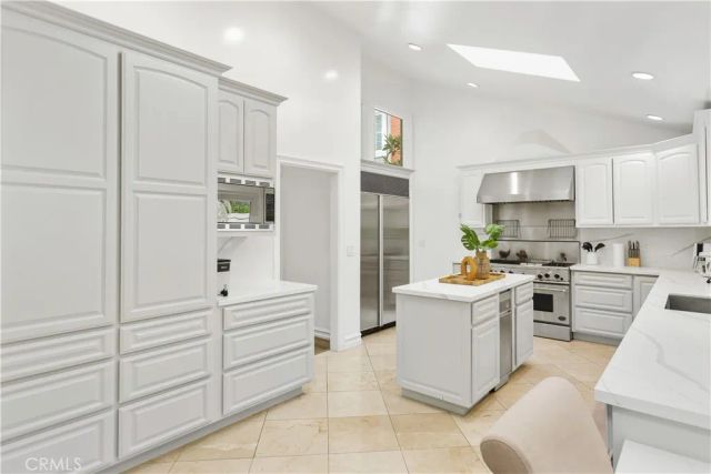 31 Silver Crescent, Irvine, CA 92603