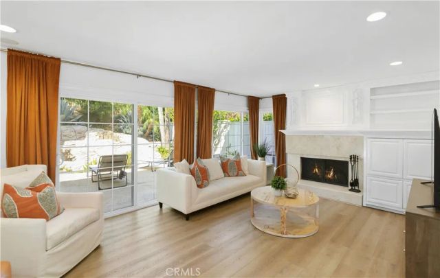 31 Silver Crescent, Irvine, CA 92603