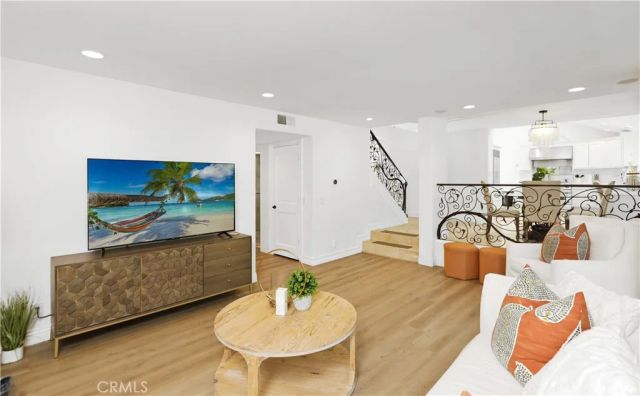 31 Silver Crescent, Irvine, CA 92603
