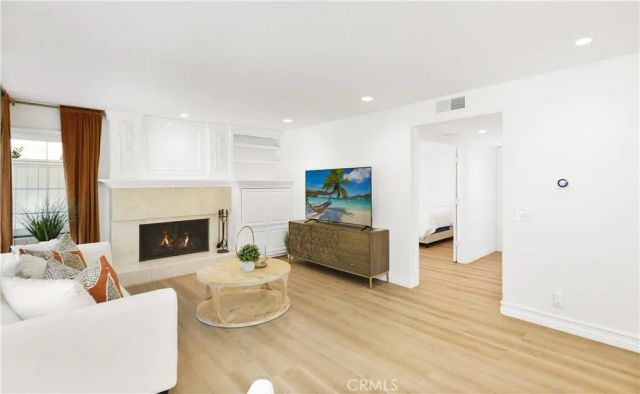 31 Silver Crescent, Irvine, CA 92603