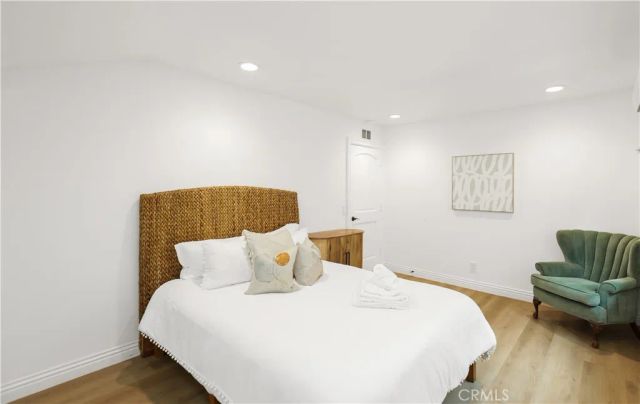 31 Silver Crescent, Irvine, CA 92603