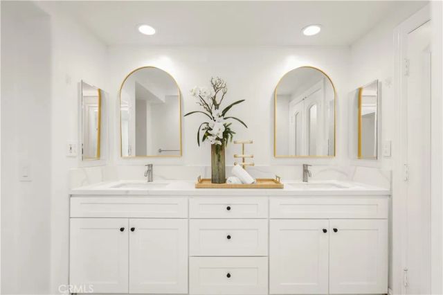 31 Silver Crescent, Irvine, CA 92603
