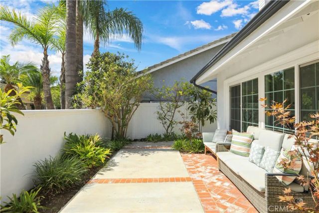 31 Silver Crescent, Irvine, CA 92603