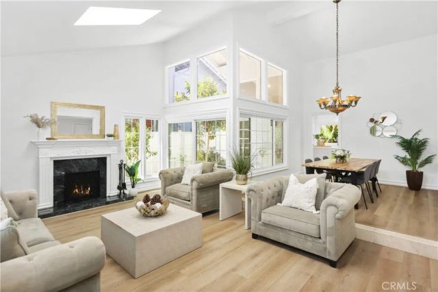 31 Silver Crescent, Irvine, CA 92603