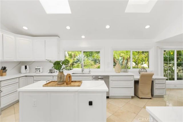 31 Silver Crescent, Irvine, CA 92603