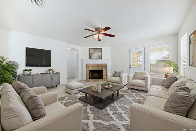 7468 PARAISO PT, Boerne, TX 78015