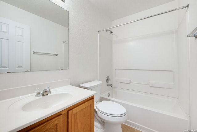 7468 PARAISO PT, Boerne, TX 78015