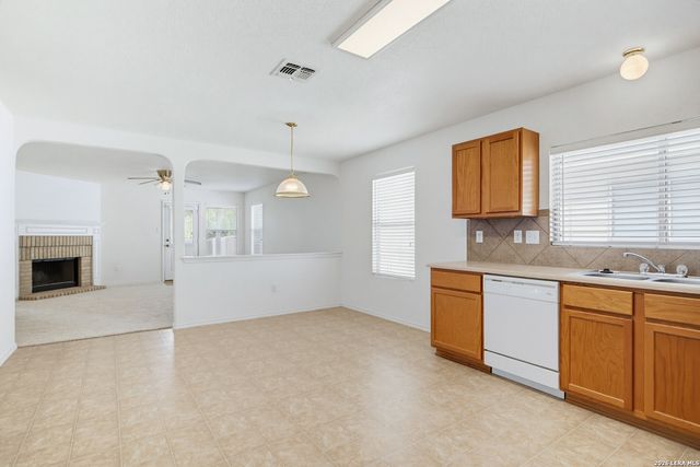 7468 PARAISO PT, Boerne, TX 78015