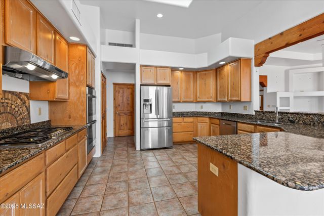 6200 N Abington Road, Tucson, AZ 85743