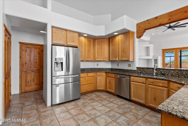 6200 N Abington Road, Tucson, AZ 85743