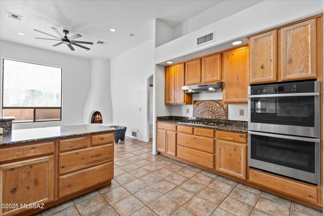 6200 N Abington Road, Tucson, AZ 85743