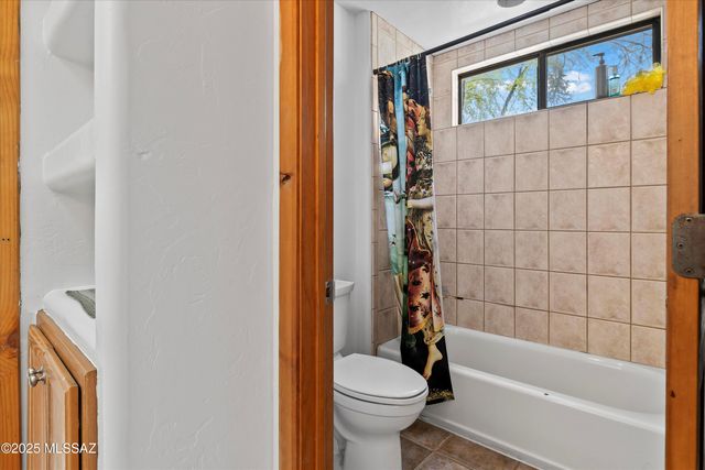 6200 N Abington Road, Tucson, AZ 85743