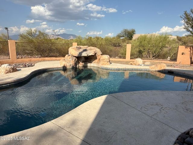 6200 N Abington Road, Tucson, AZ 85743