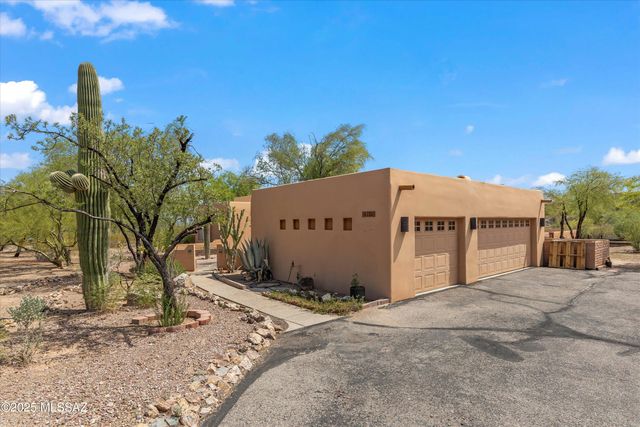 6200 N Abington Road, Tucson, AZ 85743