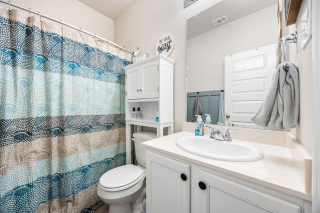 1017 Waverly Drive, Van Alstyne, TX 75495
