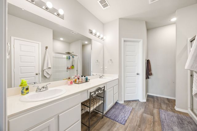 1017 Waverly Drive, Van Alstyne, TX 75495