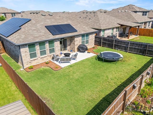 1017 Waverly Drive, Van Alstyne, TX 75495