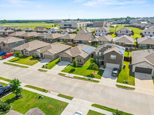 1017 Waverly Drive, Van Alstyne, TX 75495