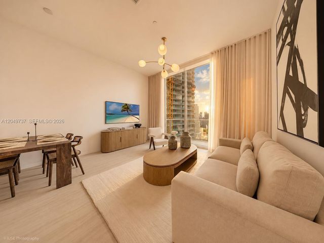 77 SE 5th Street UPH01, Miami, FL 33131