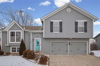 4803 NW Pennington Lane, Blue Springs, MO 64015