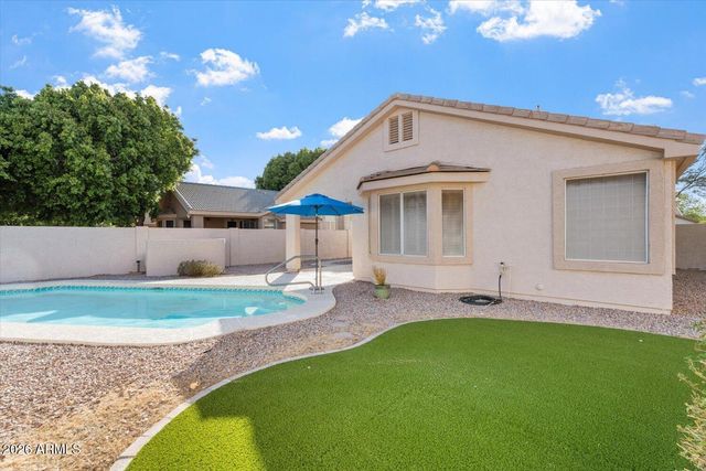 6915 W BLACKHAWK Drive, Glendale, AZ 85308