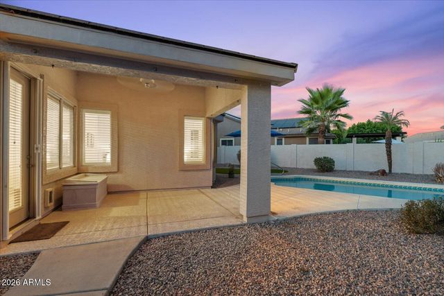 6915 W BLACKHAWK Drive, Glendale, AZ 85308