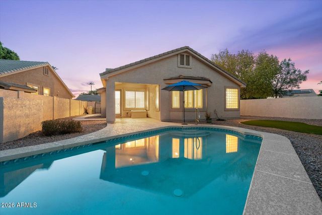 6915 W BLACKHAWK Drive, Glendale, AZ 85308