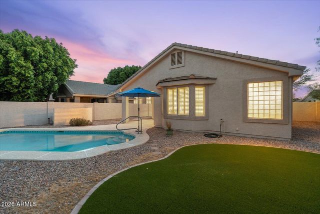 6915 W BLACKHAWK Drive, Glendale, AZ 85308