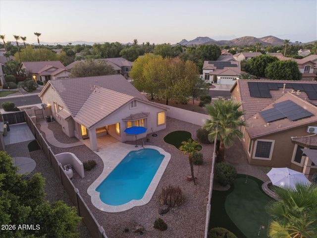 6915 W BLACKHAWK Drive, Glendale, AZ 85308