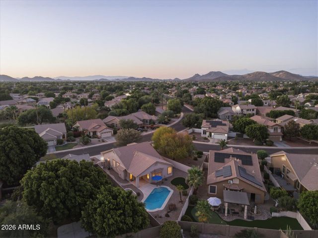 6915 W BLACKHAWK Drive, Glendale, AZ 85308