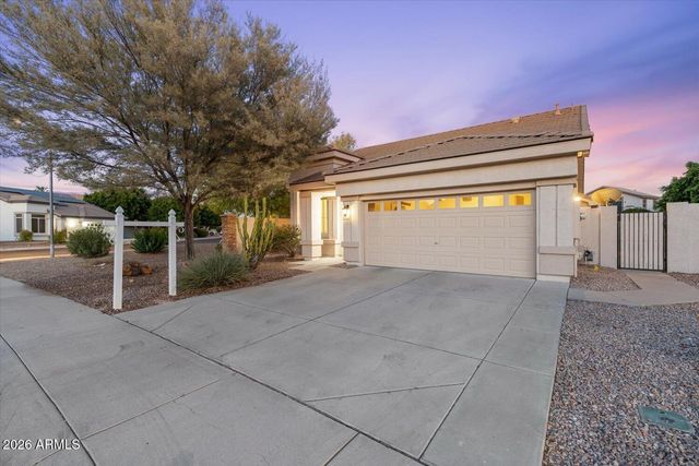 6915 W BLACKHAWK Drive, Glendale, AZ 85308