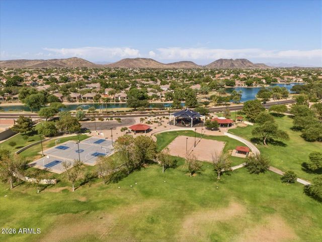 6915 W BLACKHAWK Drive, Glendale, AZ 85308