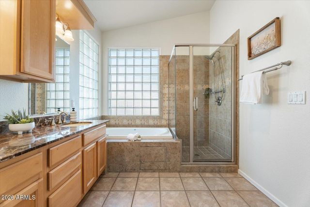 6915 W BLACKHAWK Drive, Glendale, AZ 85308