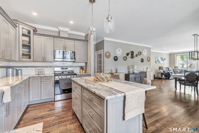 7 Oakview Lane 7, Bethel, CT 06801