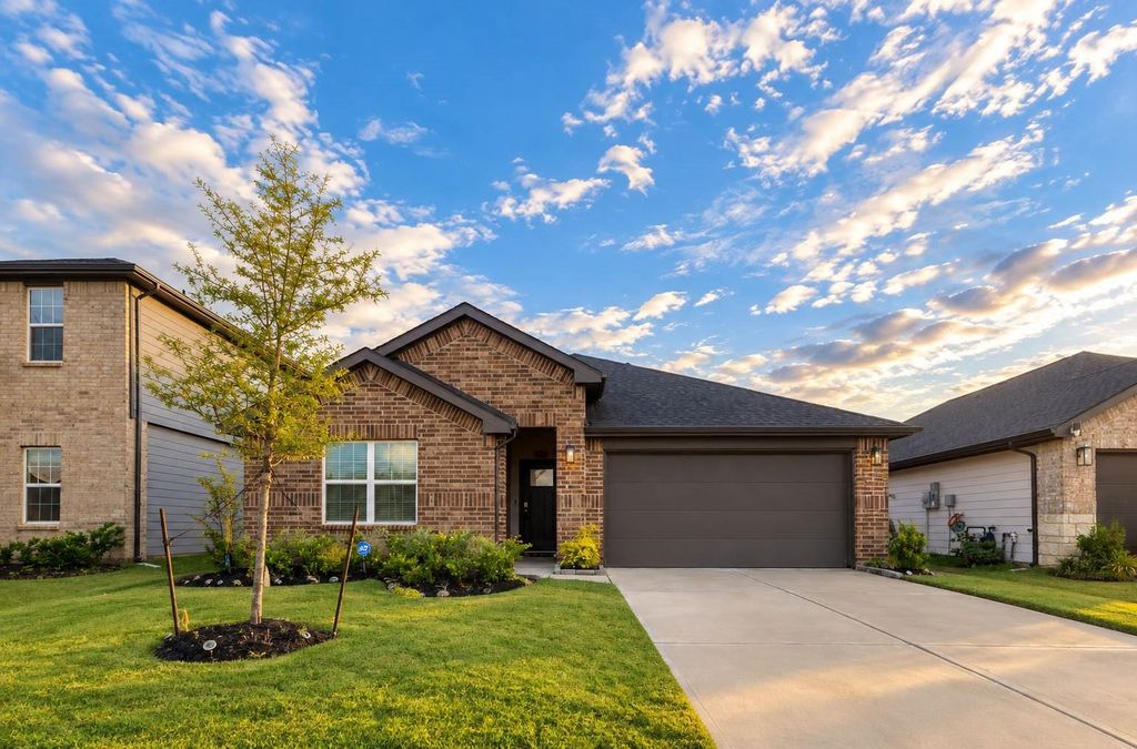 30502 White Cliff Court, Fulshear, TX 77441