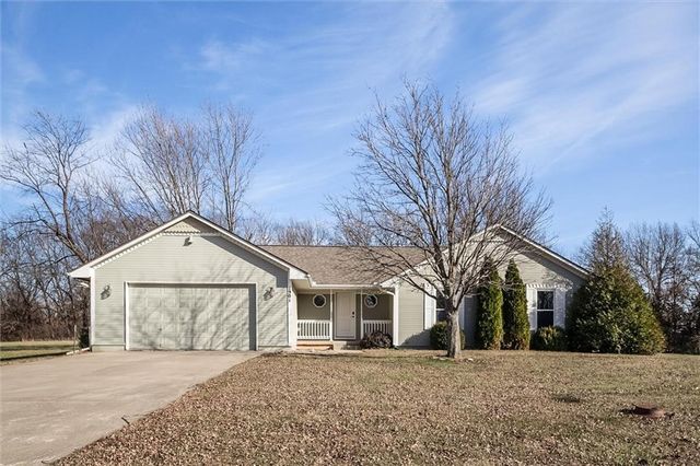 1901 SW OSAGE Drive, Oak Grove, MO 64075