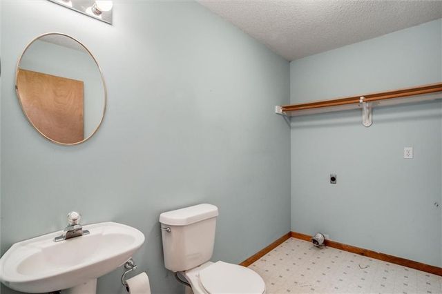 1901 SW OSAGE Drive, Oak Grove, MO 64075