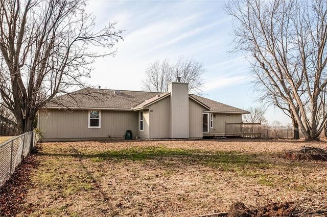 1901 SW OSAGE Drive, Oak Grove, MO 64075