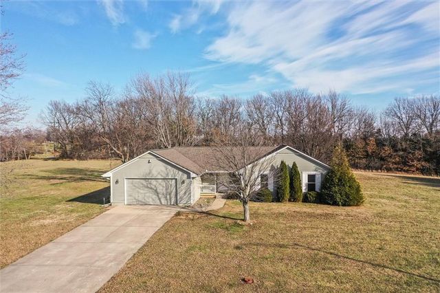 1901 SW OSAGE Drive, Oak Grove, MO 64075