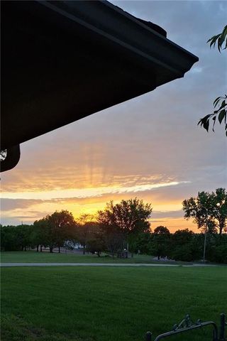 1901 SW OSAGE Drive, Oak Grove, MO 64075