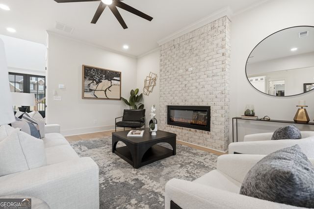 318 Vinings Walk NW, Gainesville, GA 30501