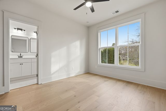 318 Vinings Walk NW, Gainesville, GA 30501